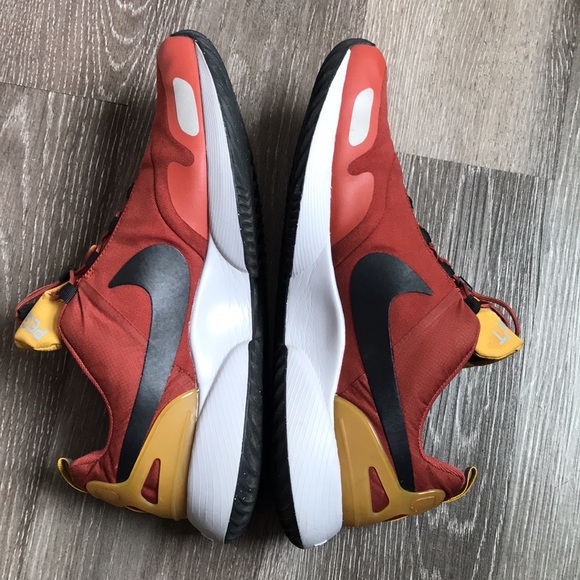 Nike - Picture 5 of 16